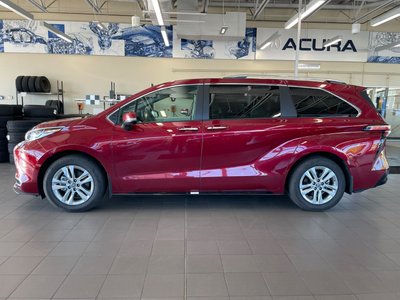2023  Sienna in North Vancouver, British Columbia