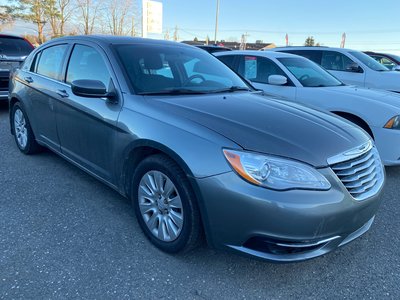 Chrysler 200 LX  2012