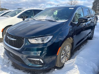 Chrysler Pacifica Hybrid  2025