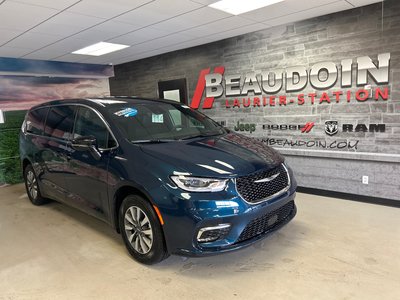 2025 Chrysler Pacifica Hybrid