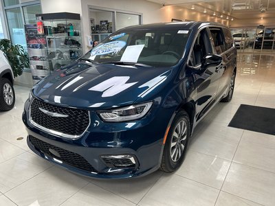 Chrysler Pacifica Hybrid  2025