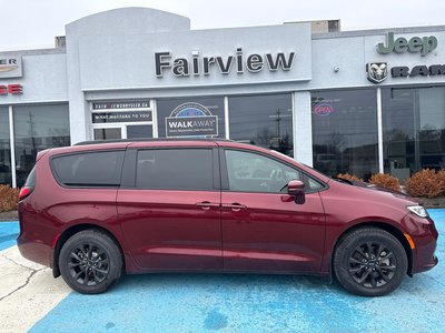 2022 Chrysler Pacifica Touring S AWD