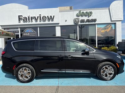 2022 Chrysler Pacifica Limited Sun and sound group advanced, safety group, leather, cool seats navigation power rear seats