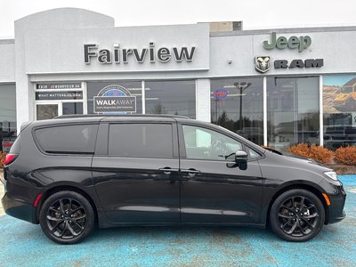 2023 Chrysler Pacifica S with sunroof package Touring L