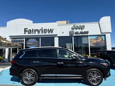 2019 Infiniti QX60 PURE Double sunroof, seven passenger, theatre system, upgraded leather seating, amazing condition
