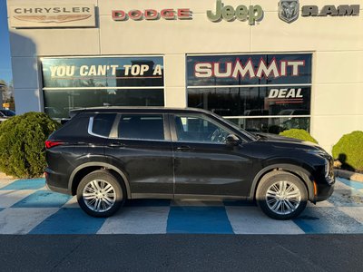 2022 Mitsubishi OUTLANDER ES