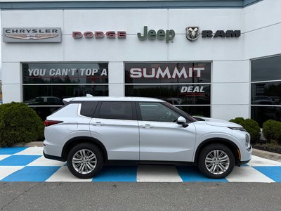 2024 Mitsubishi Outlander ES