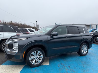 2025 Mitsubishi OUTLANDER ES