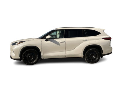 2021 Toyota Highlander in Calgary, Alberta