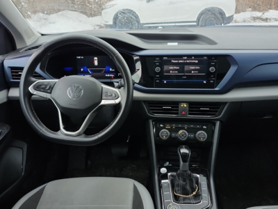 Volkswagen Taos  2022 à Calgary, Alberta