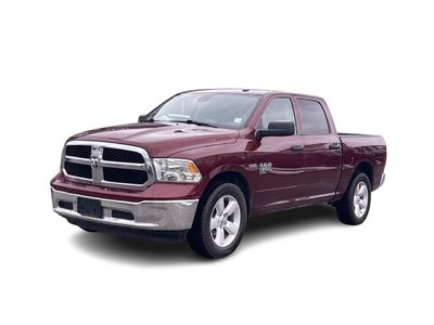 Ram RAM 1500 Classic Crew Cab 4x4 (DS)  2023 à Calgary, Alberta