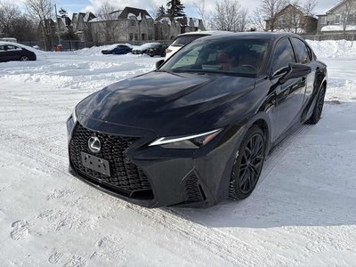 Lexus IS  2023 à Calgary, Alberta