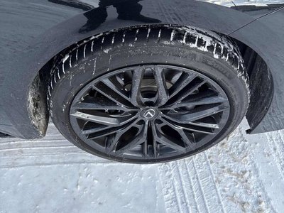 Lexus IS  2023 à Calgary, Alberta