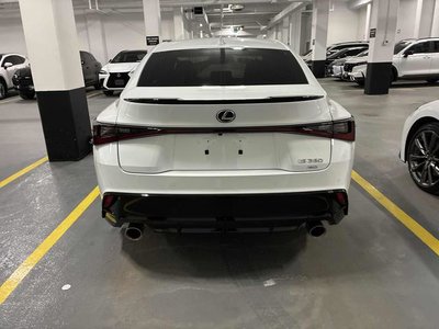 Lexus IS  2024 à Calgary, Alberta