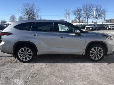 Toyota Highlander Hybrid  2021 à Calgary, Alberta