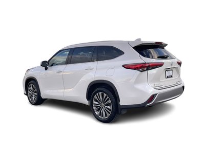 2020 Toyota Highlander in Calgary, Alberta