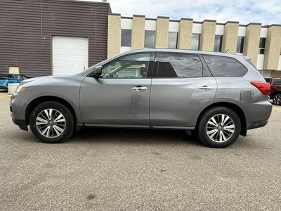 2018 Nissan Pathfinder in Calgary, Alberta