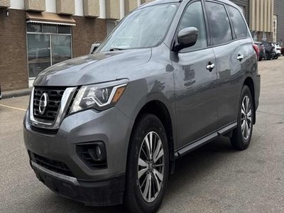 2018 Nissan Pathfinder in Calgary, Alberta