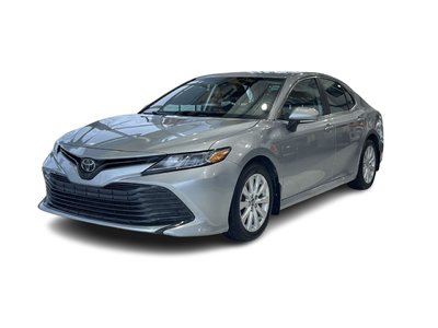 Toyota Camry  2019 à Calgary, Alberta