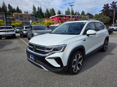 2022 Volkswagen Taos Highline 4MOTION Driver Assistance Package + Alloy Wheels Package