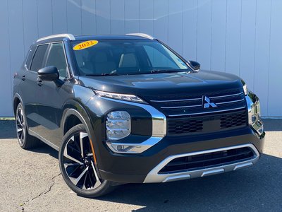 2022 Mitsubishi Outlander SEL | Leather | Roof | 7-Pass | Warranty to 2031 Clean CarFax | Well Serviced | Local One Owner
