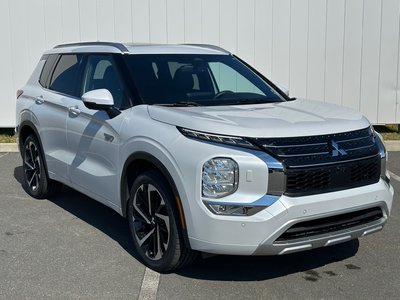 2024 Mitsubishi Outlander PHEV GT | Leather | Roof | Cam | Warranty to 2034 Clean CarFax | Dealer Serviced | Local One Owner