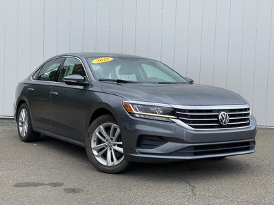 2021 Volkswagen Passat HIGHLINE | Leather | Sunroof | Cam | RemoteStart Clean CarFax | Well Serviced | Local Vehicle