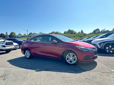 2017 Chevrolet Cruze LT | Roof | Nav | Bluetooth | HtdSeat | Keyless Clean Carfax | Local Trade