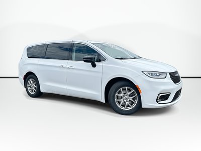 2024 Chrysler Pacifica Touring-L | HtdSeats | Cam | AdptCruise | RmtStart Clean Carfax | Well Maintained