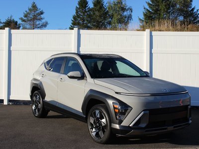 2024 Hyundai Kona Preferred Trend | Lthr | Roof | Warranty to 2029 Clean Carfax | Well Maintained