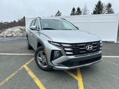 2025 Hyundai Tucson Preferred | RmtStart | HtdSeats | Warranty to 2030 Clean Carfax | Well Maintained