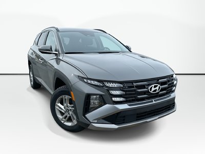 2025 Hyundai Tucson Preferred | RmtStart | HtdSeats | Warranty to 2030 Clean Carfax | Well Maintained