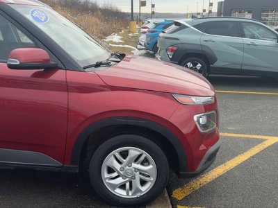 2024 Hyundai Venue Preferred | Cam | HtdSeat | Warranty to 2029 Clean Carfax | Well Maintained