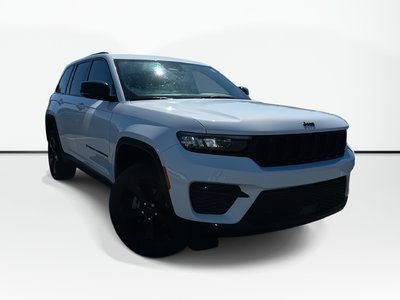 2025 Jeep GRAND CHEROKEE ALTITUDE | Roof | Lthr | Kyless | Warranty to 2030 Clean Carfax | Well Maintained