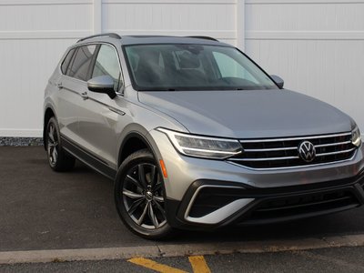2022 Volkswagen Tiguan Comfortline | Lthr | SunRoof | Warranty to 2027 Clean Carfax | Local Trade