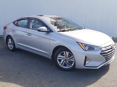 2020 Hyundai Elantra Preferred w/Sun & Safety Package | Roof | Cam Low Kms | Local mature One Owner | Clean CarFax