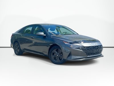 2023 Hyundai Elantra Preferred | Cam | USB | Warranty to 2028 Low Kms | Clean CarFax | Local Trade