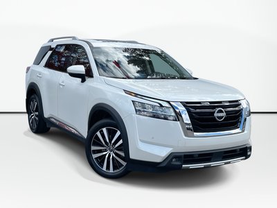 2024 Nissan PATHFINDER Platinum | Leather | Roof | Cam | Warr. to 2030 Clean CarFax | Low Kms | One Owner