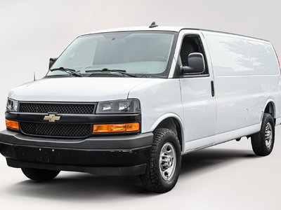 2023 Chevrolet Express Cargo Van in Dollard-des-Ormeaux, Quebec