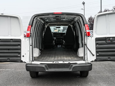 2023 Chevrolet Express Cargo Van in Dollard-des-Ormeaux, Quebec