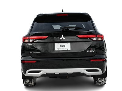 Mitsubishi Outlander PHEV  2024 à Dollard-des-Ormeaux, Québec