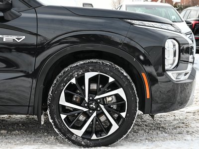 Mitsubishi Outlander PHEV  2024 à Dollard-des-Ormeaux, Québec
