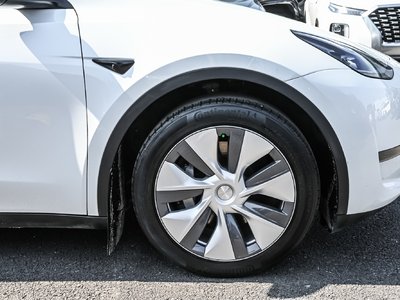 2023 Tesla Model Y in Dollard-des-Ormeaux, Quebec