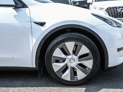 Tesla Model Y  2023 à Dollard-des-Ormeaux, Québec