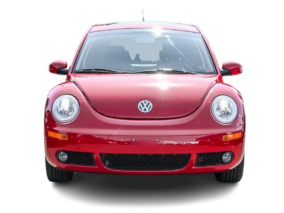 2008 Volkswagen New Beetle coupe in Dollard-des-Ormeaux, Quebec
