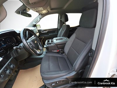 2025 Chevrolet Silverado 1500 LT — photo 8