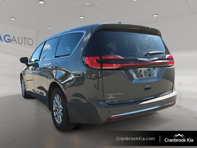 2023 Chrysler Pacifica Touring-L — photo 4