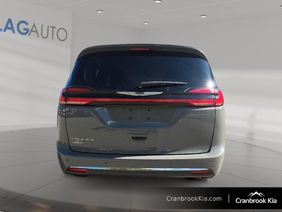 2023 Chrysler Pacifica Touring-L — photo 3