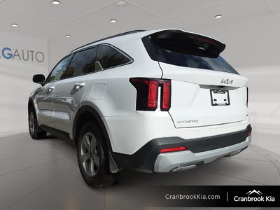 2024 Kia Sorento LX — photo 4