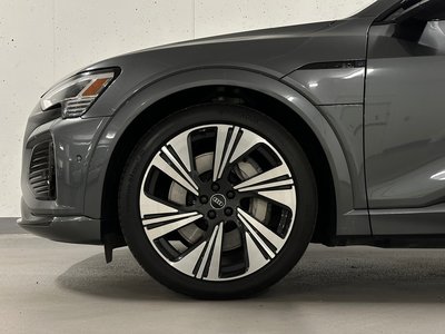 Audi Q8 e-tron  2024 à Vancouver, Colombie-Britannique